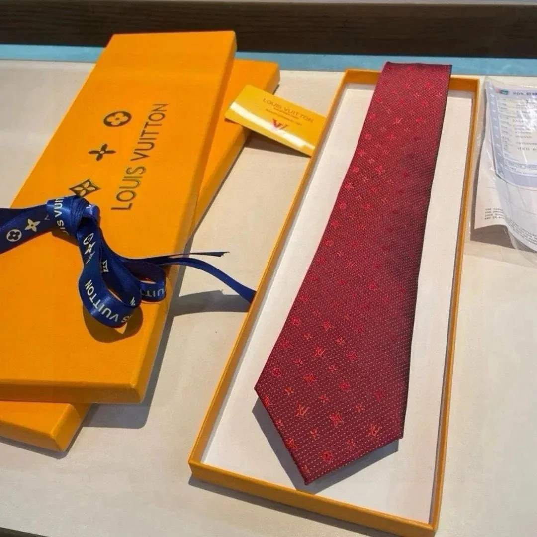 Necktie — Photo 15