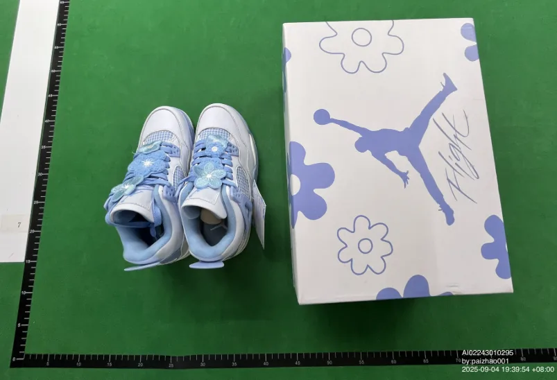 Air Jordan 4 Forget Me Not — Photo 15