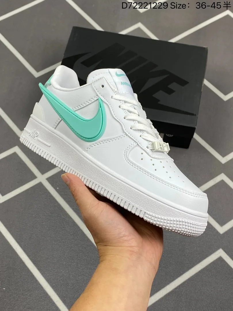 Nike Air Force 1 SP — QC