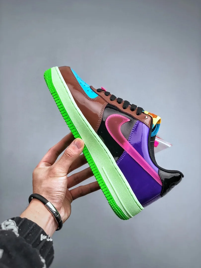 Undefeated Air Force 1 Low — Photo 11