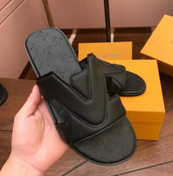 Oasis Mule Slides — QC