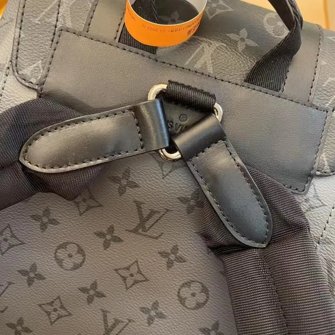 Louis Vuitton Leather Backpack — photo 5