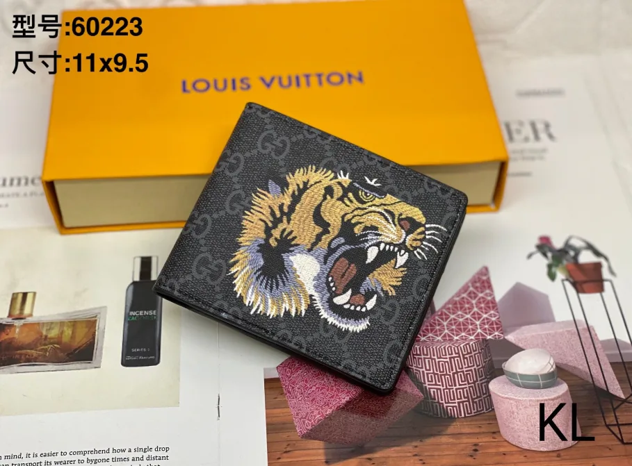 Designer Leather Wallet — photo 4