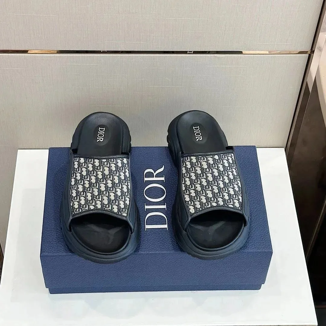 Dior Oblique Logo Slide Sandals Collection — Photo 12