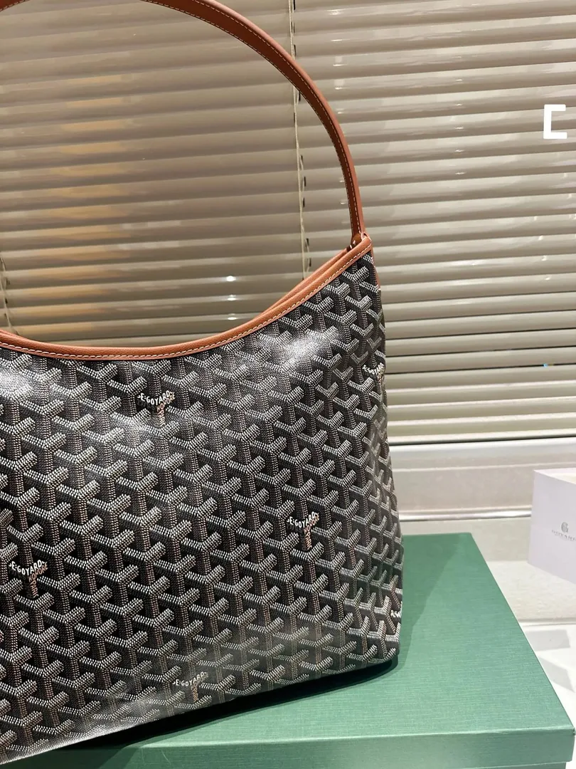 Goyard Hobo Bag — Photo 8