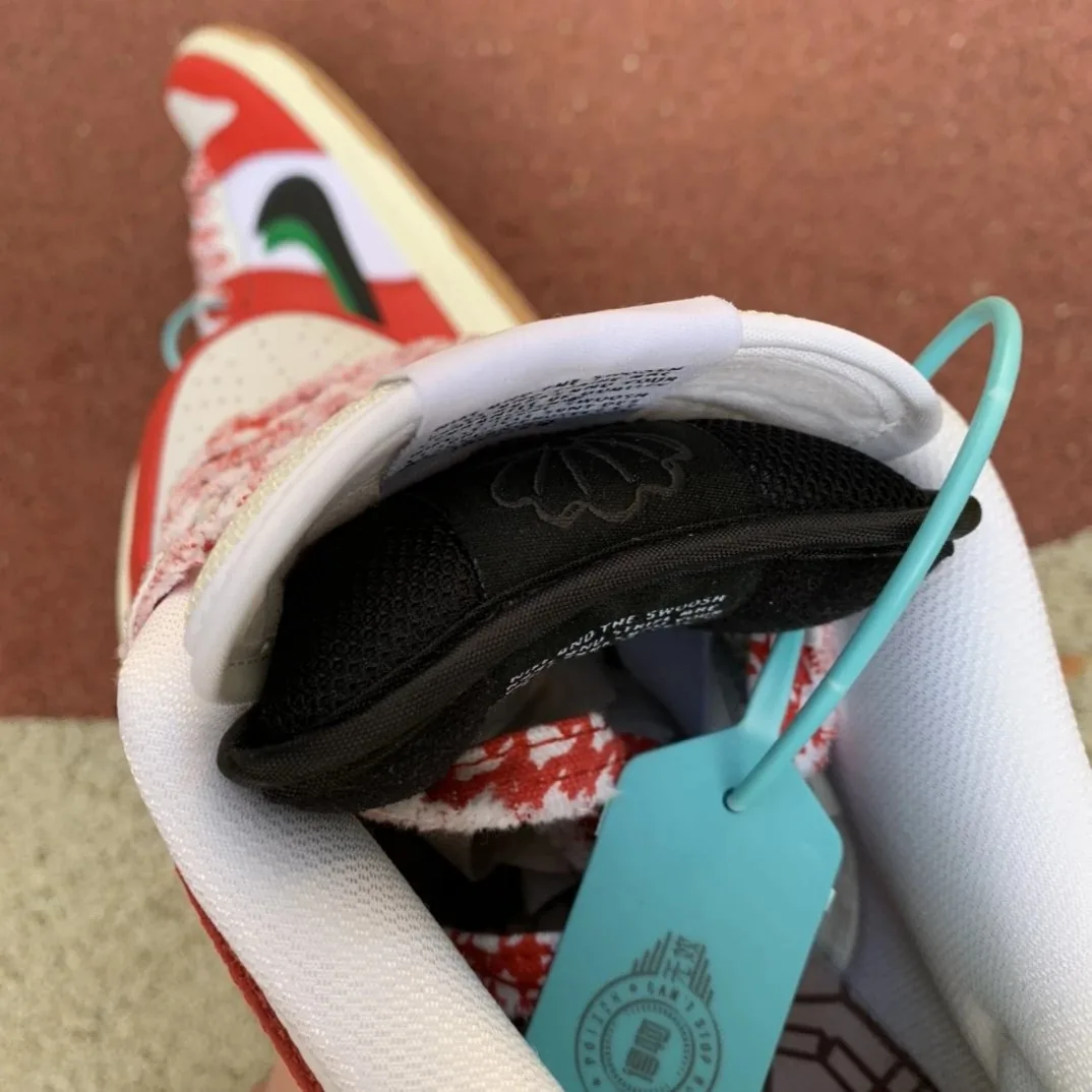 Nike Dunk Low SB Habibi Top Sneakers — photo 10