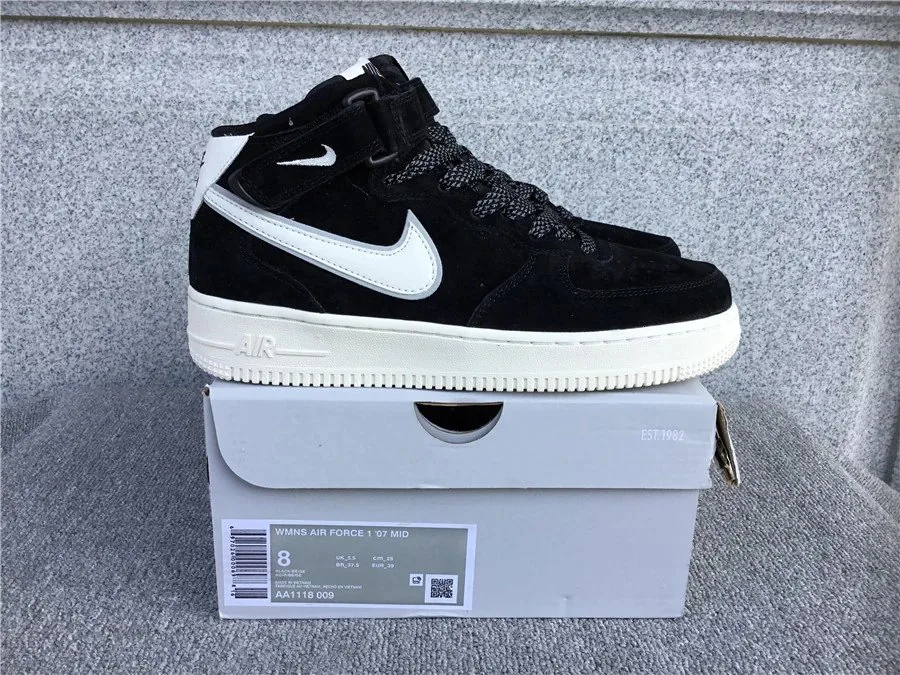White Black Air Jordan 1 Mid — QC