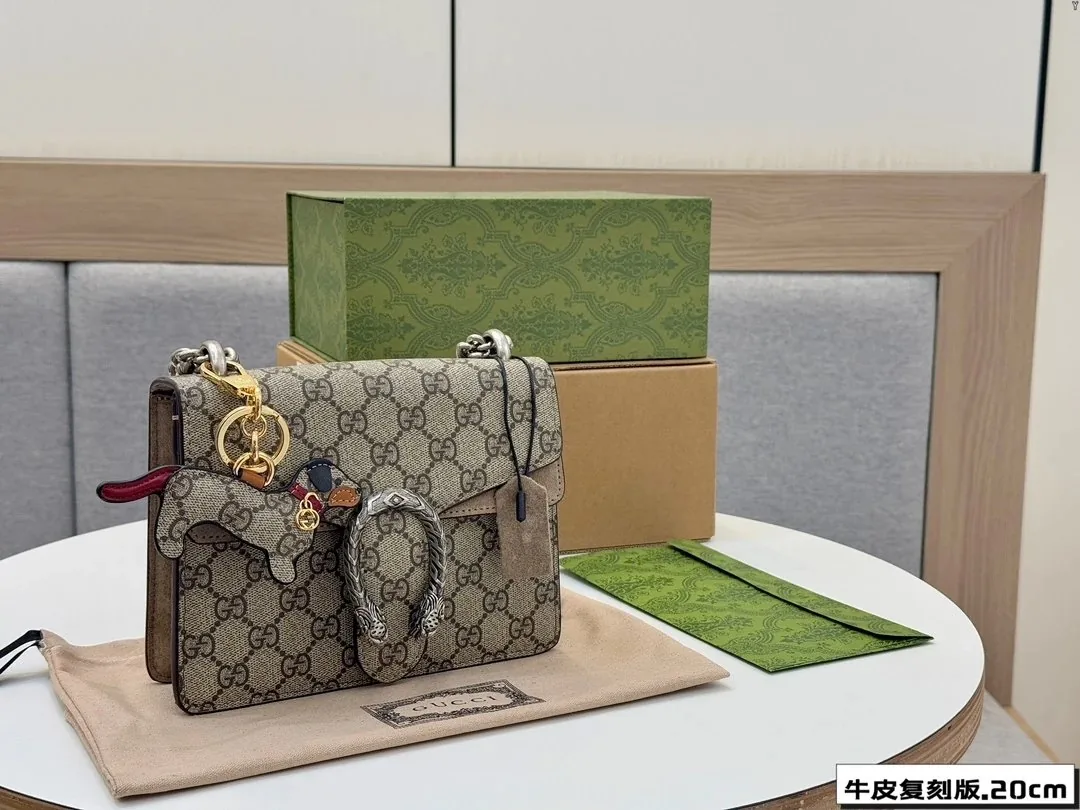 Gucci Dionysus Leather Shoulder Bag — photo 10
