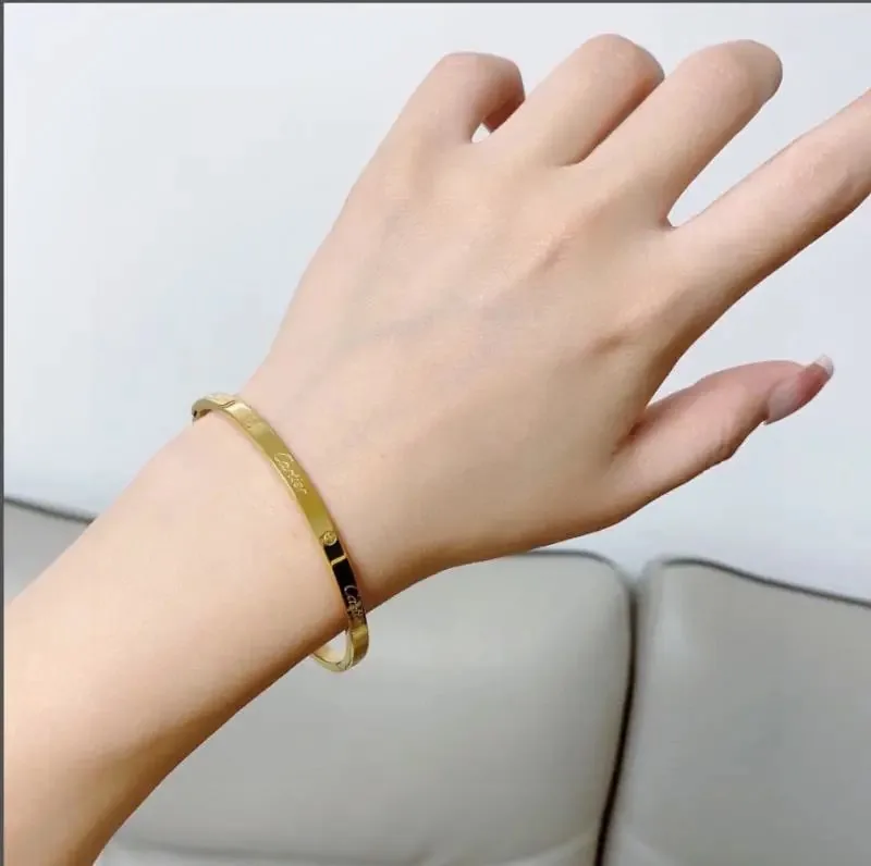 Bracelet — QC