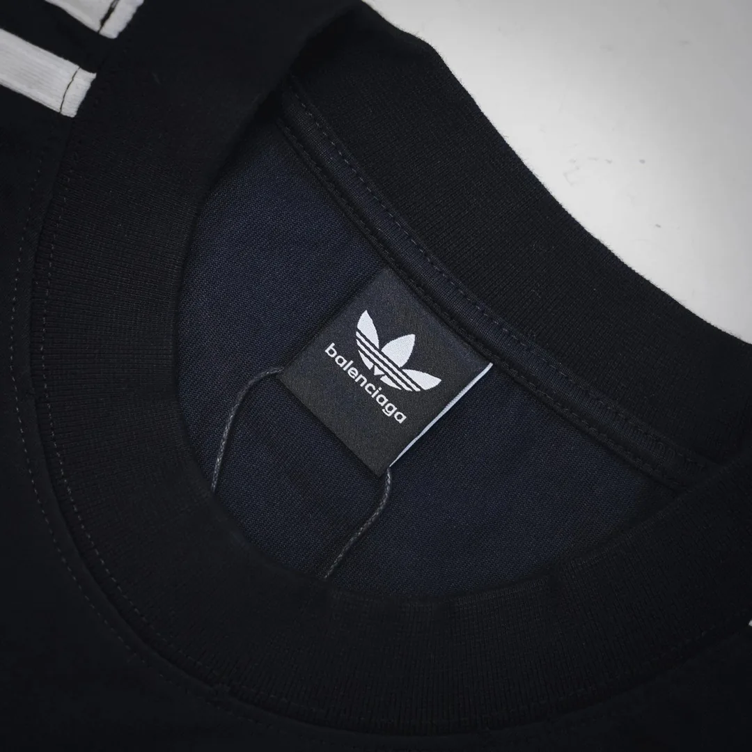 BLG Rubber Logo Cotton Tee — Photo 9