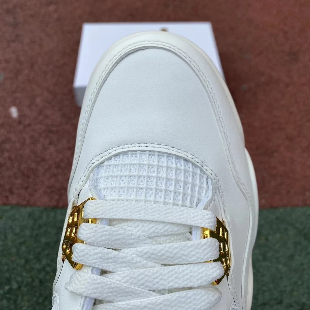 Air Jordan 4 Metallic Gold — Photo 7