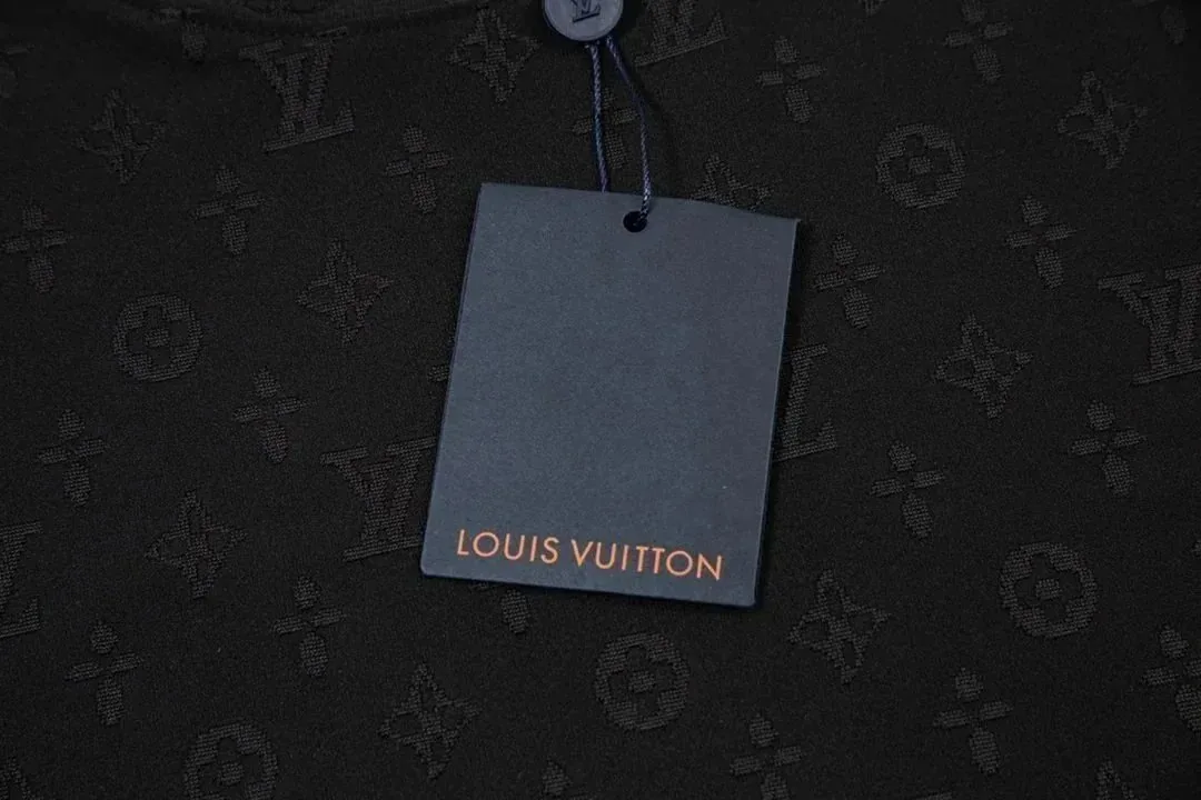 Louis Vuitton Monogram Print T-Shirt Collection — photo 10