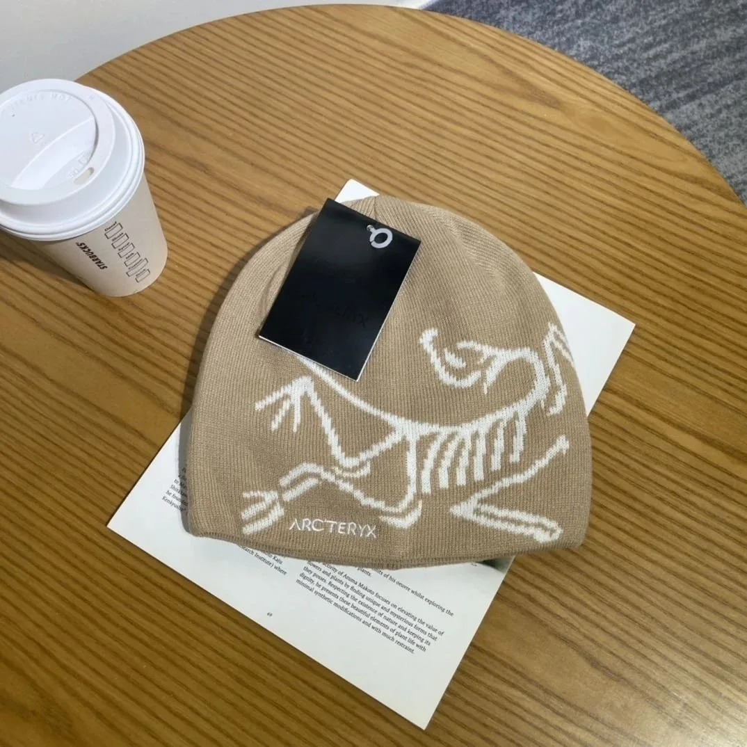 Bird Head Jacquard Knit Beanie — Photo 3