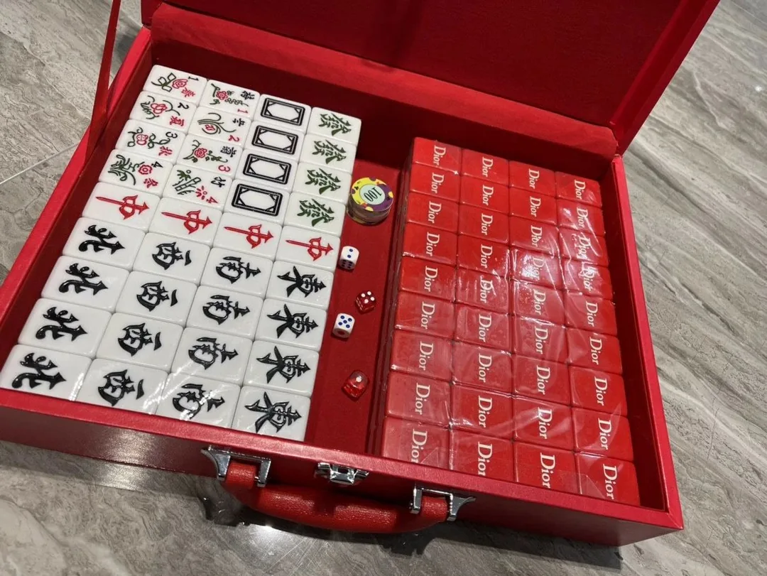 Streetwear Mahjong Set — Photo 5