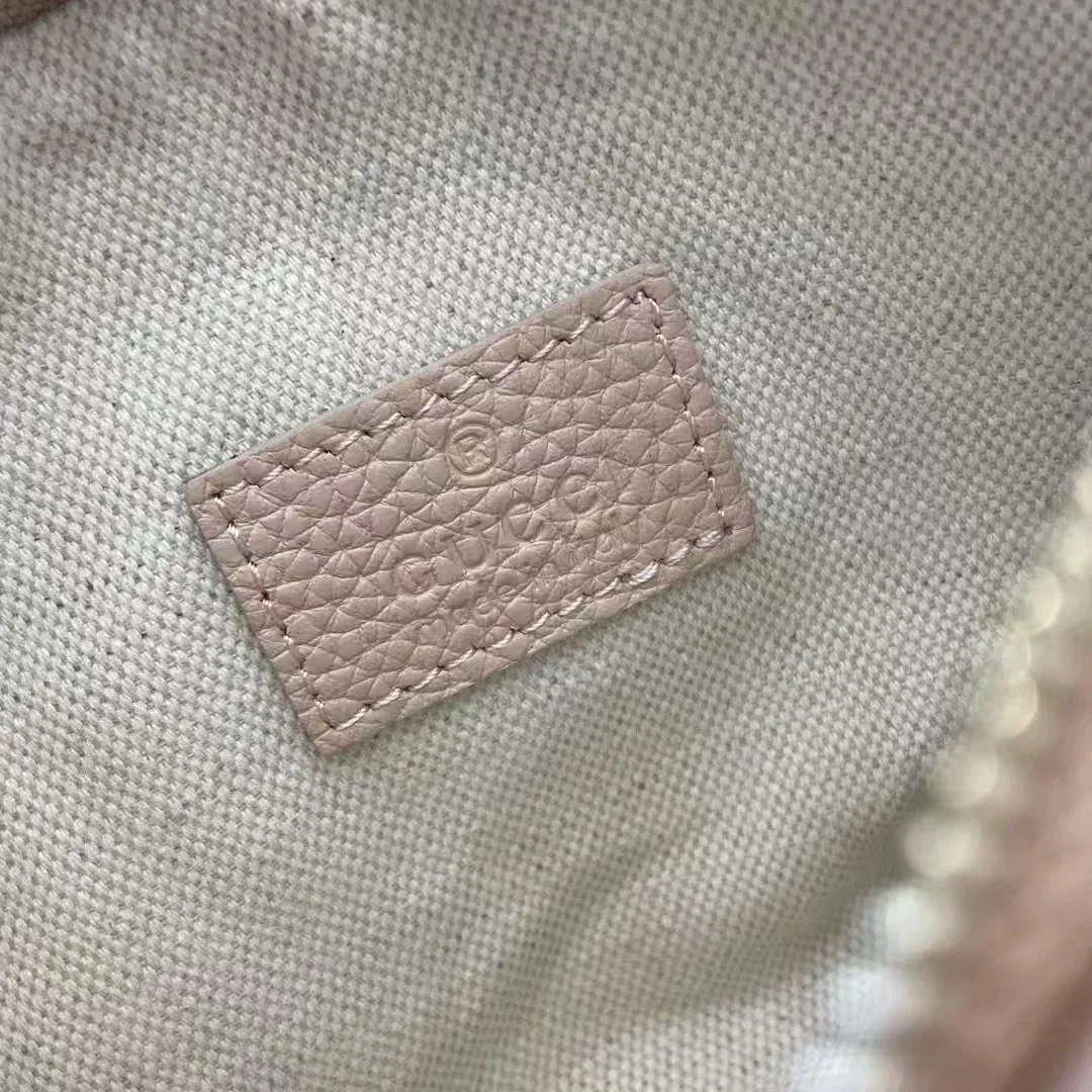 Gucci Leather Sneakers — photo 9