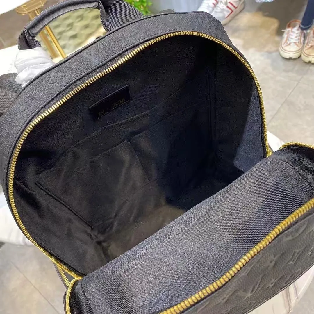 Louis Vuitton Leather Shoulder Bag — photo 6