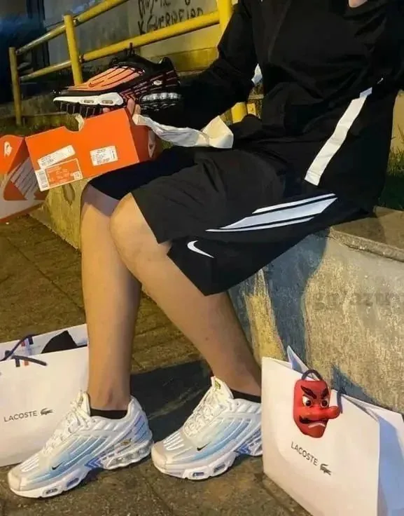 Nike Air Max Plus 3 Runners — Photo 3