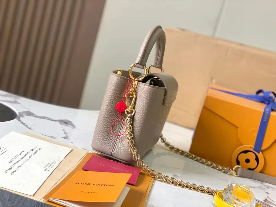 Louis Vuitton Leather Shoulder Bag — Photo 13