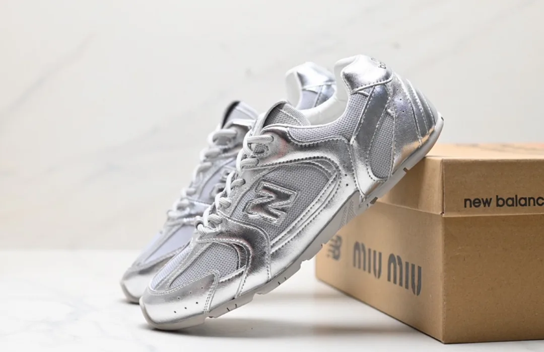 New Balance White Retro Jogging Shoes — Photo 4