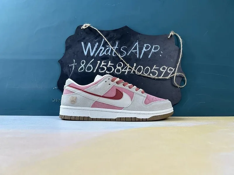 Nike Dunk Sneakers — Photo 11