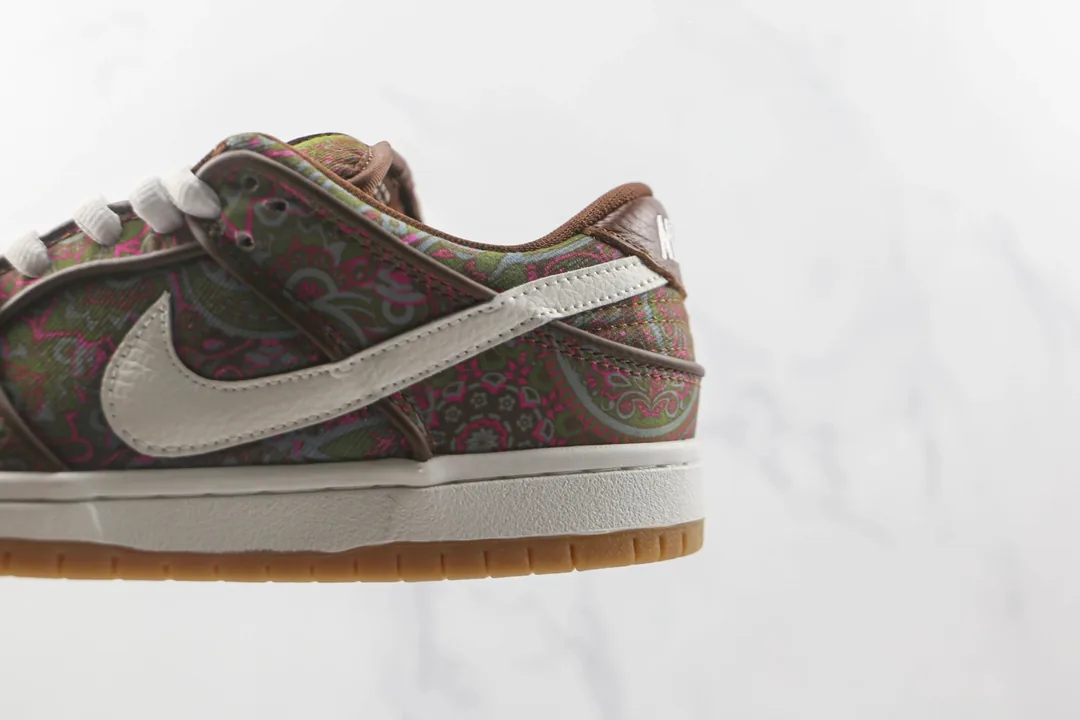Nike Dunk Low Brown Beige Paisley Top Sneakers — Photo 7