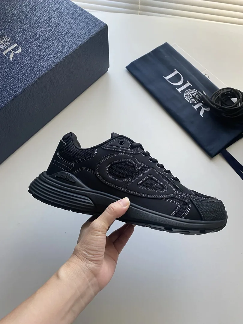Dior B30 Countdown Tech Bag — Photo 15