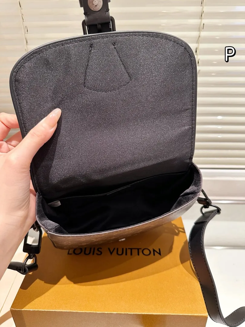 Louis Vuitton S Lock Leather Bag — Photo 10