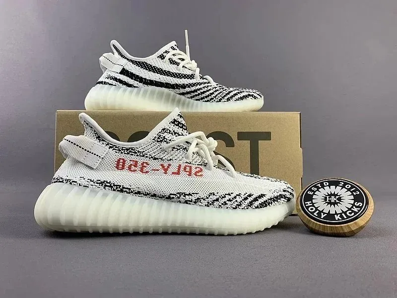 Adidas Yeezy 350 V2 Beige Lace-Up Sneakers — Photo 5