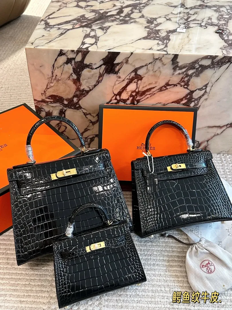 Hermes Kelly Leather Handbag