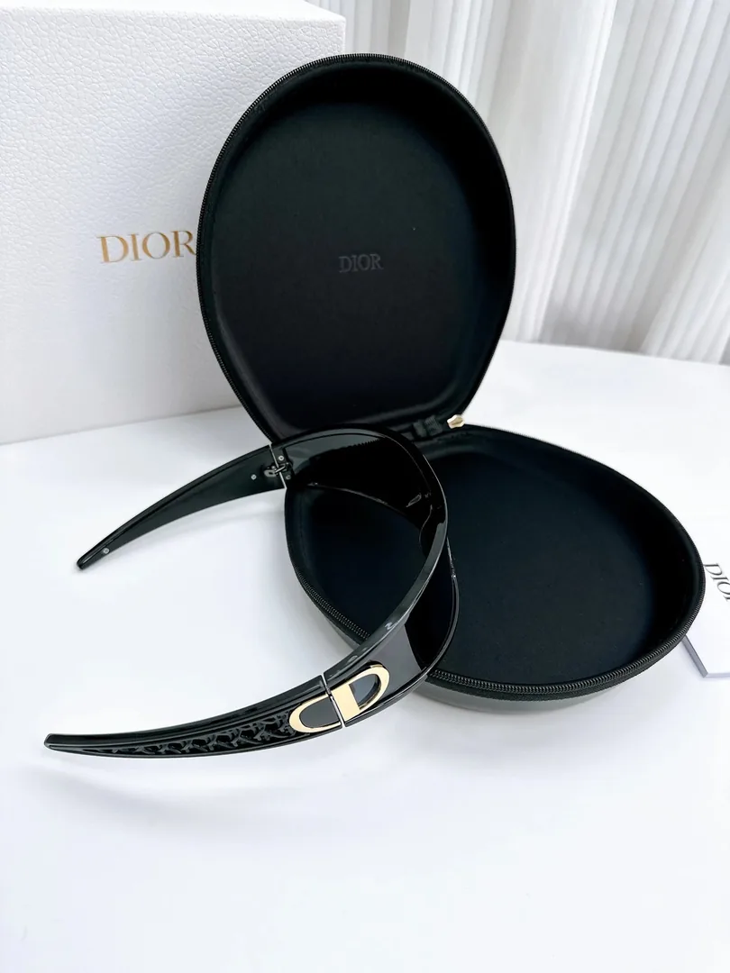 M1U Sunglasses — photo 5