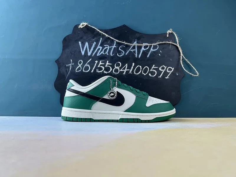 Nike Dunk Sneakers — Photo 6