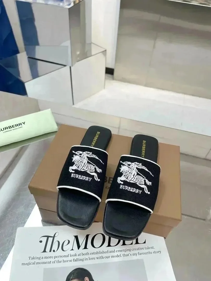 Gucci Sneakers — photo 2