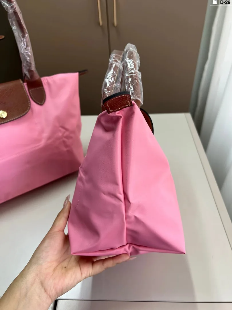 Longchamp Dumpling Bag — photo 9