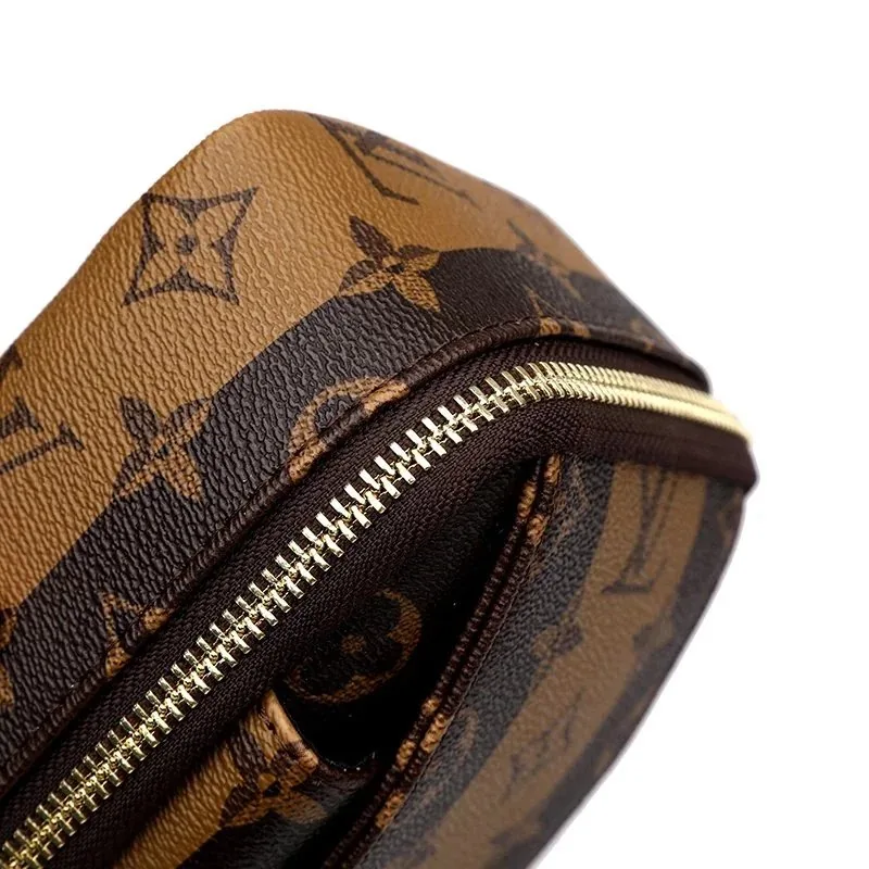 Louis Vuitton Women's Bag — Photo 15