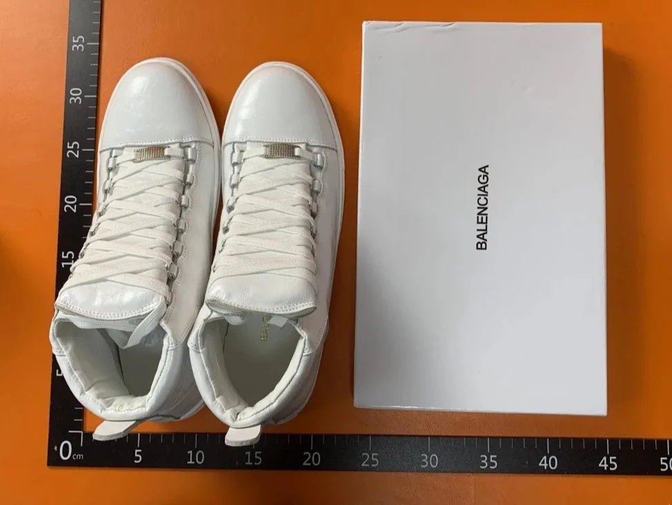 Balenciaga Arena Black Leather Sneakers — Photo 12