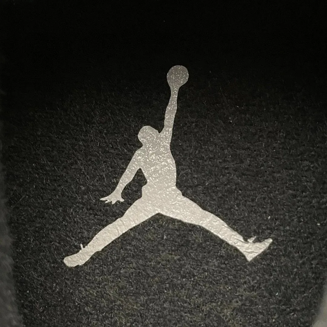 Jordan 4 RM Grey Low-Top Trainers — photo 11