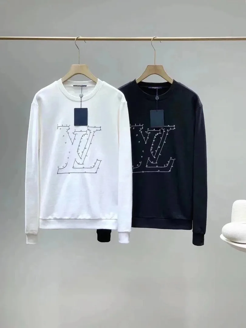 Louis Vuitton Logo Sweatshirt Collection — Photo 11