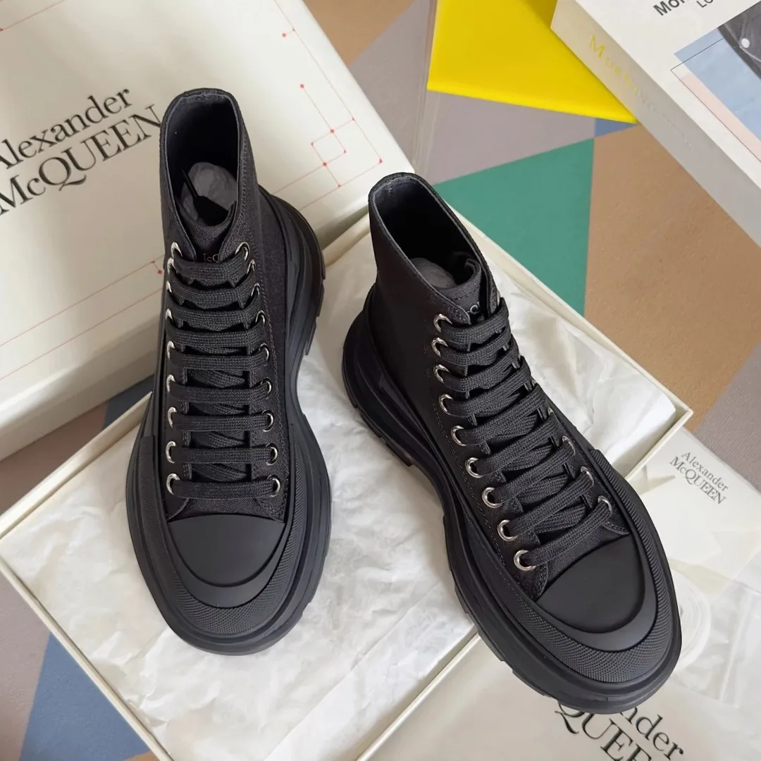 Alexander McQueen Tread Slick White Sneakers — Photo 3