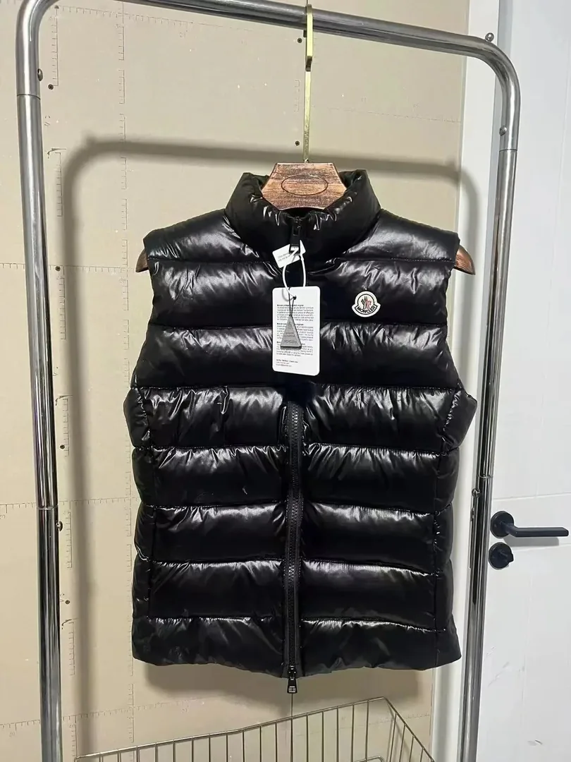 Sleeveless Padded Vest — Photo 11