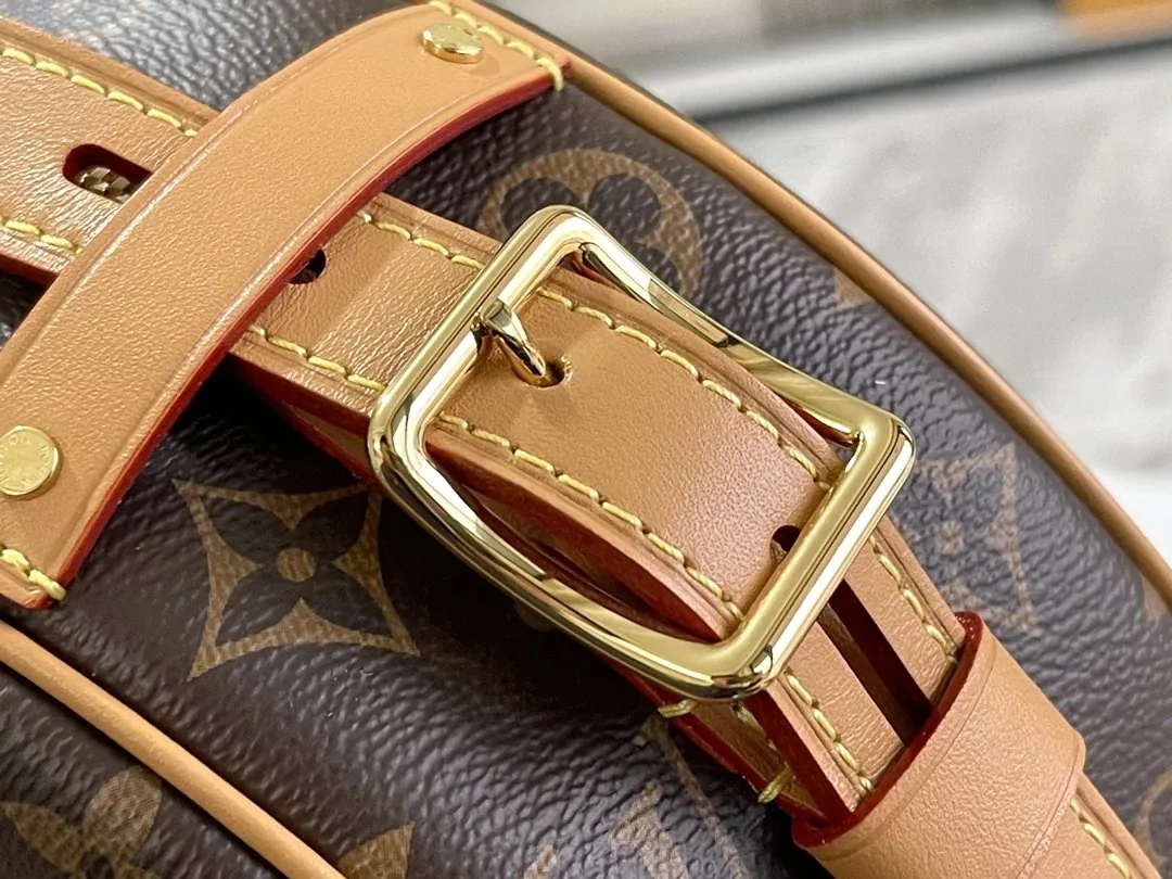 Louis Vuitton Monogram Shoulder Bag — photo 12