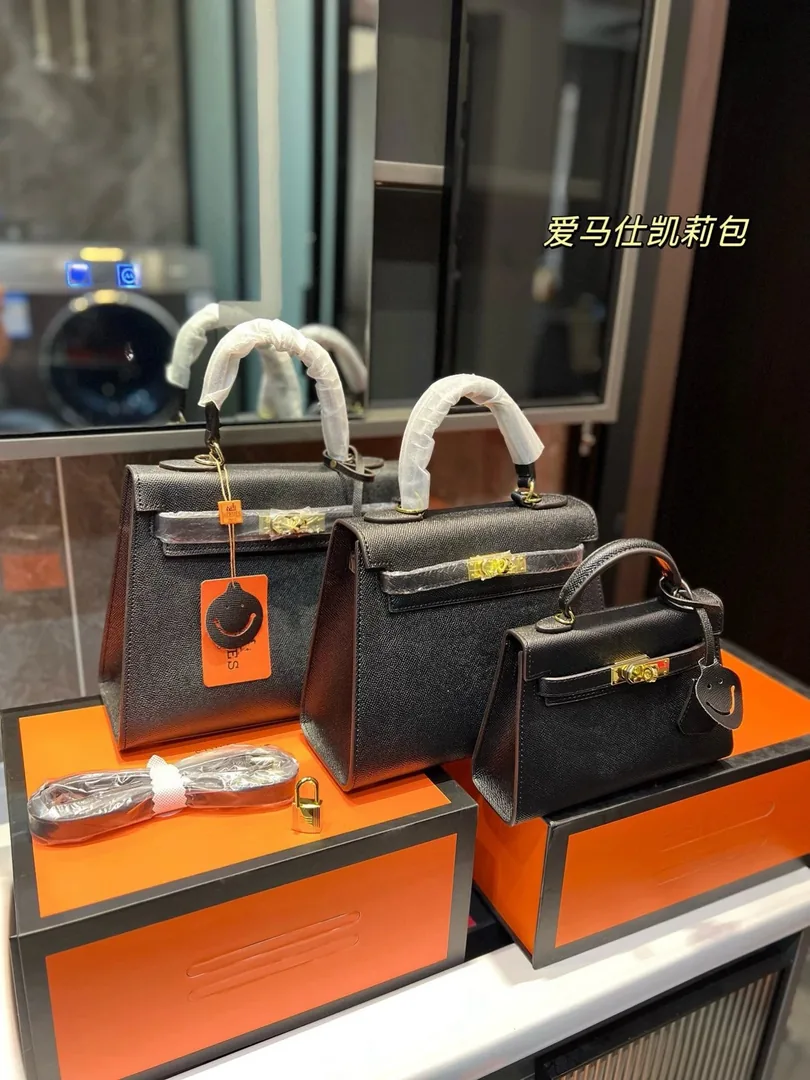 Hermes Kelly Leather Handbag — QC