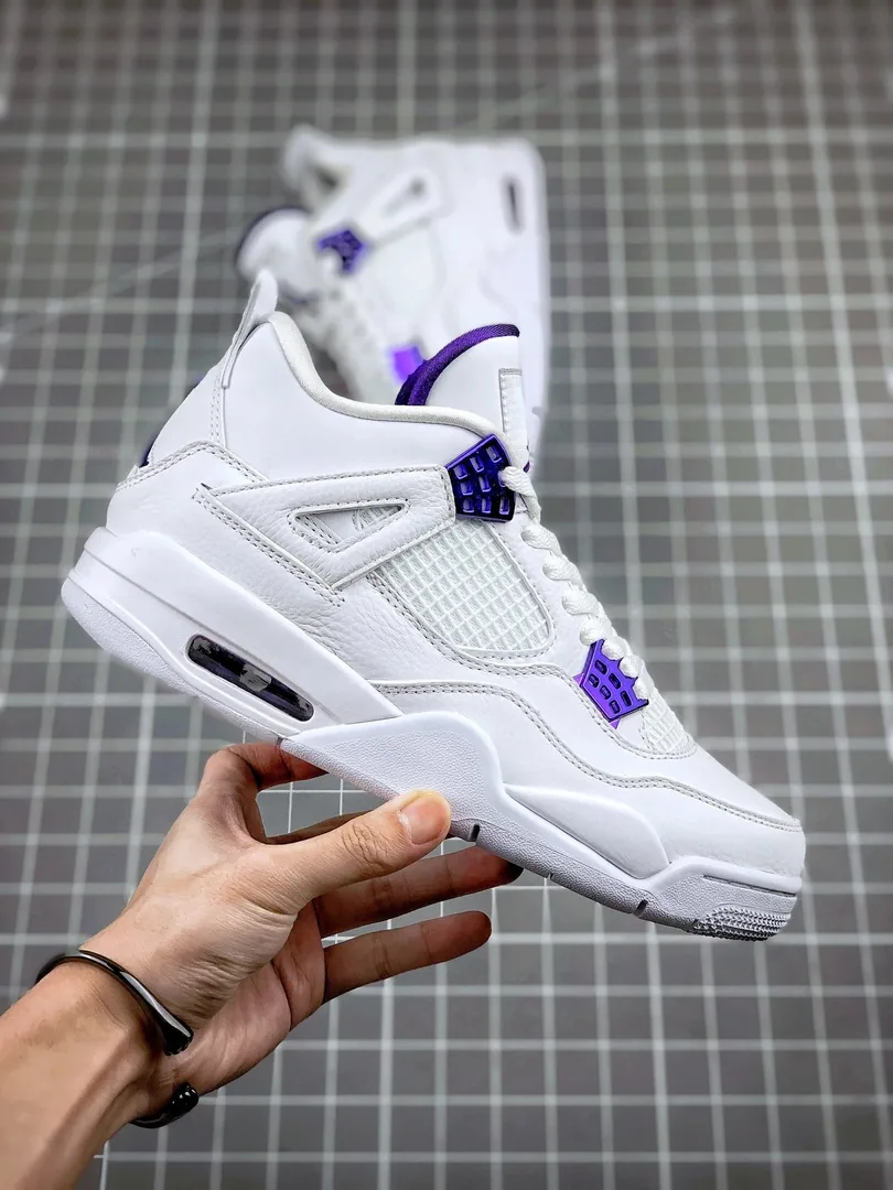 Air Jordan 4 Metallic Pack — Photo 6
