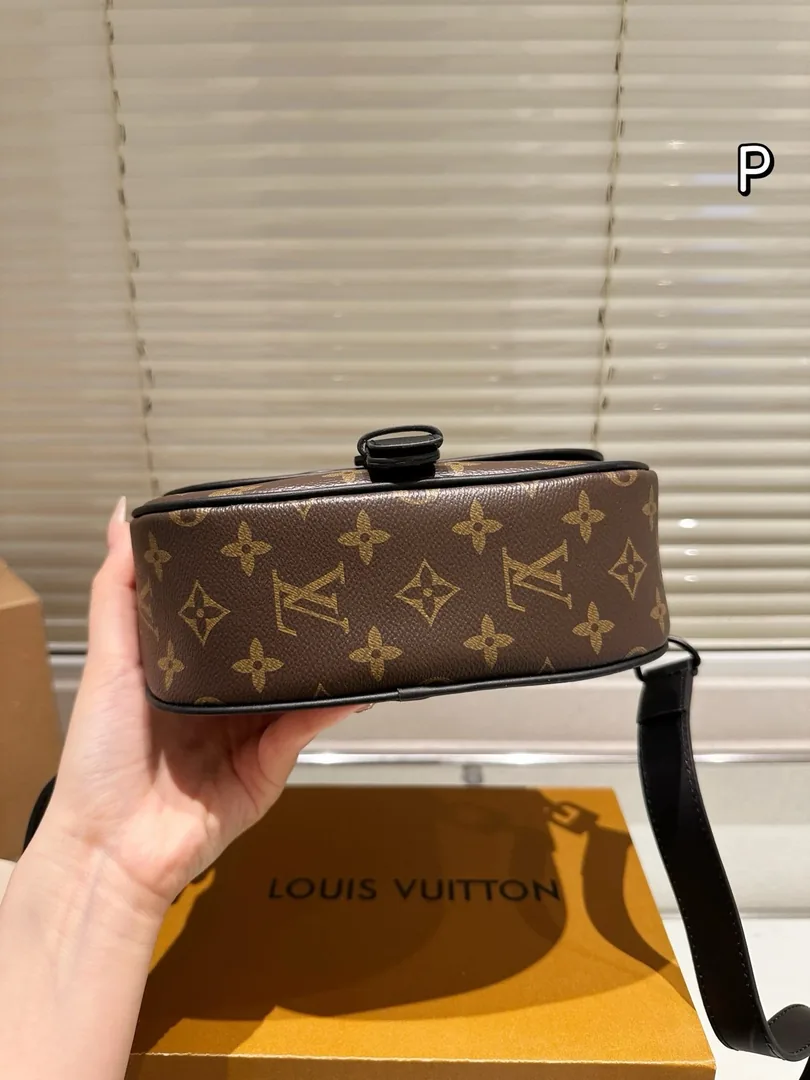 Louis Vuitton S Lock Leather Bag — Photo 8