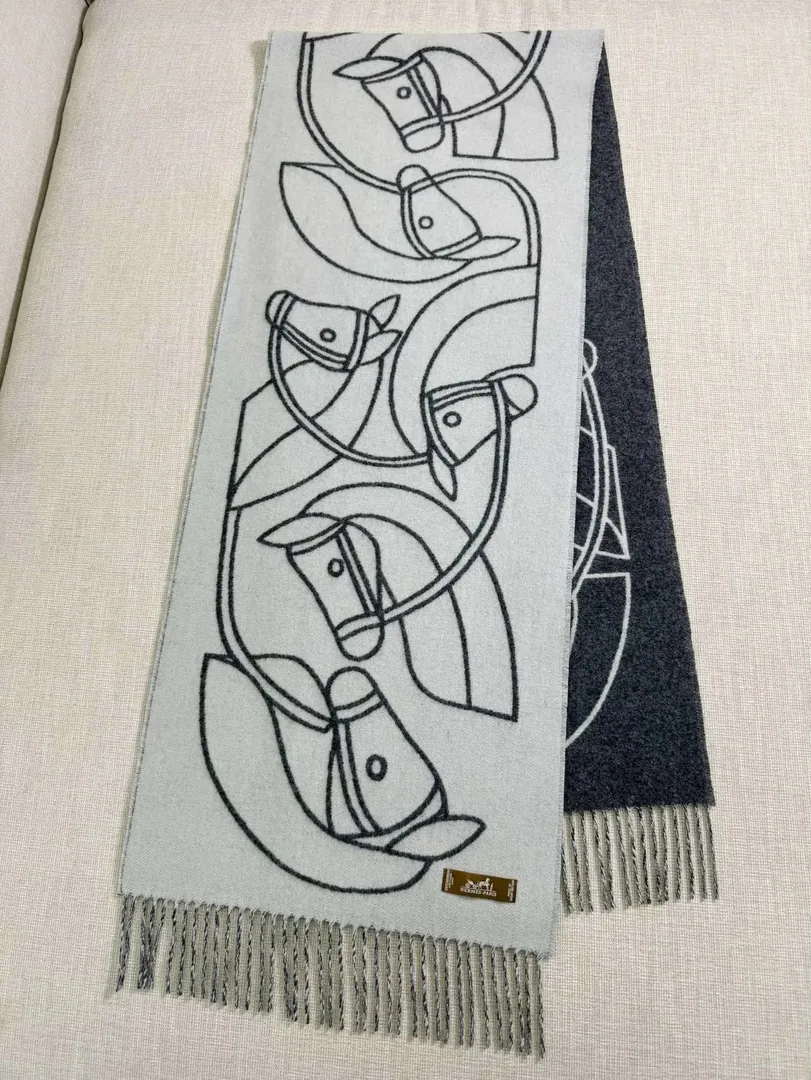 Equestrian Interlock Cashmere Scarf — Photo 10