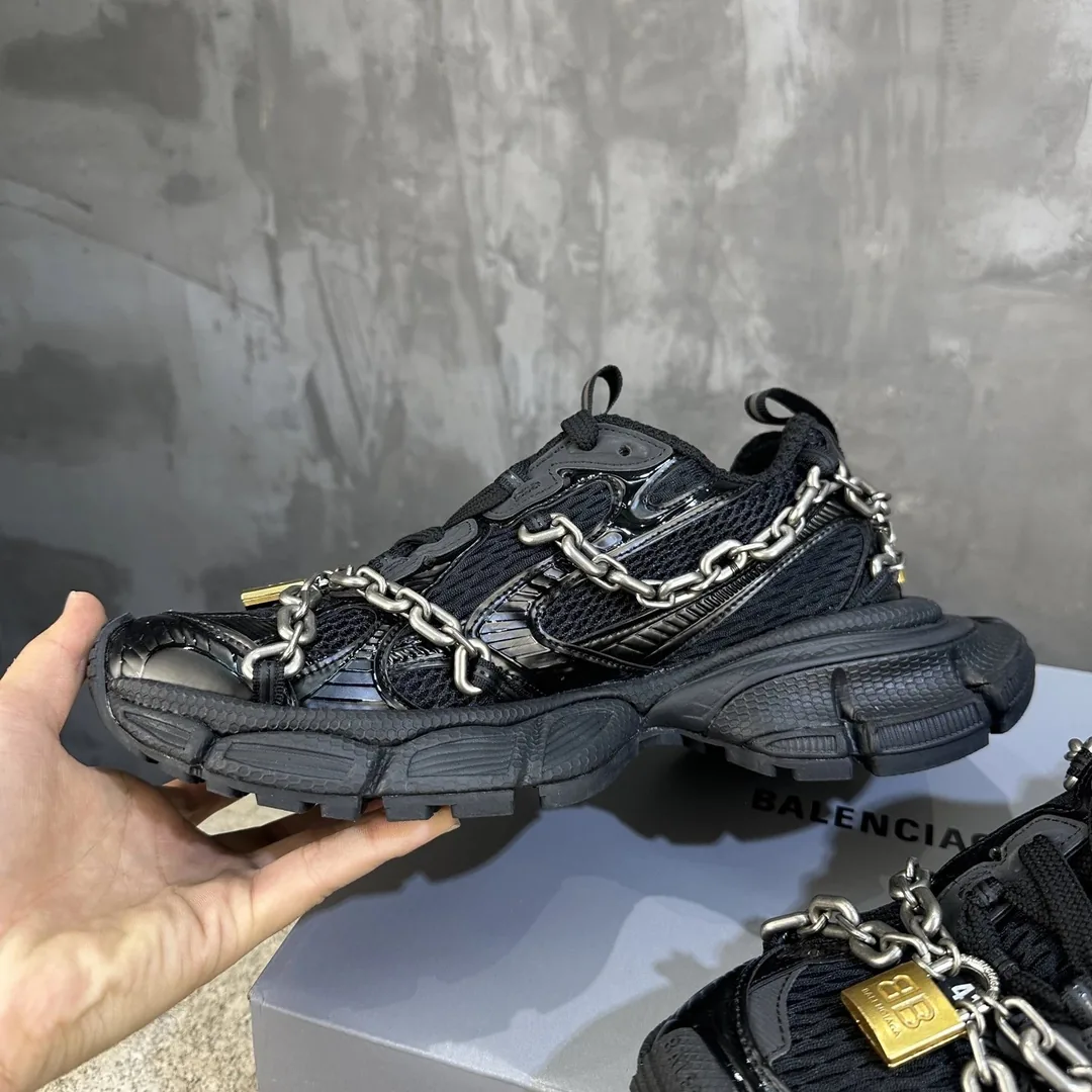 Balenciaga Black White Low-Top Sneakers — Photo 5