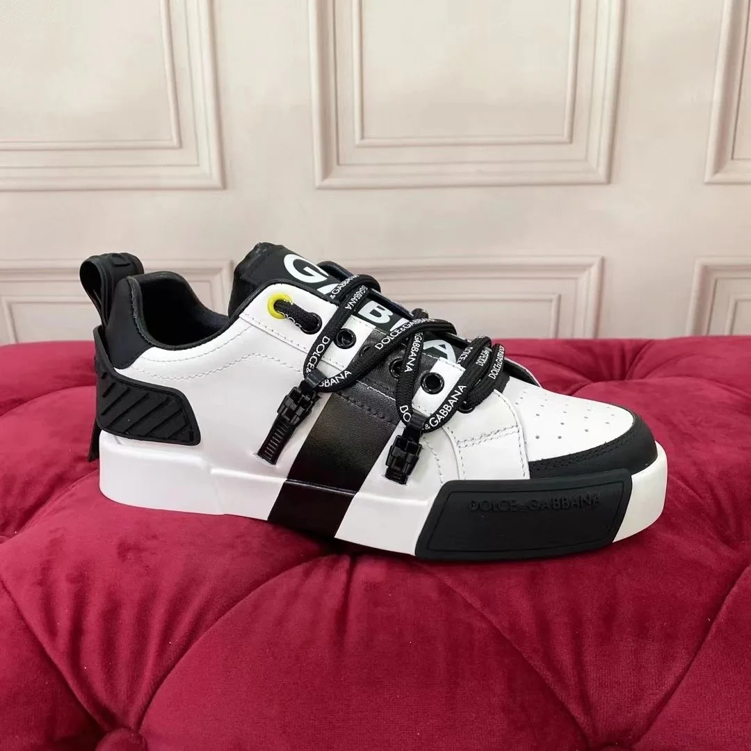 Dolce & Gabbana & White Sneakers — Photo 15