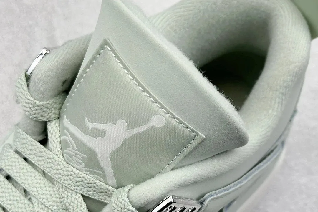 Air Jordan 4 Seafoam — photo 8