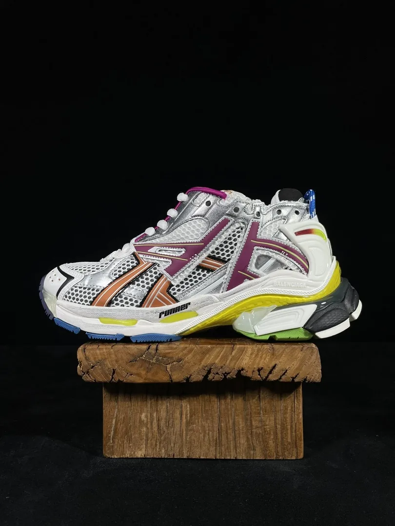 Balenciaga Runner White Low-Top Runners — Photo 9