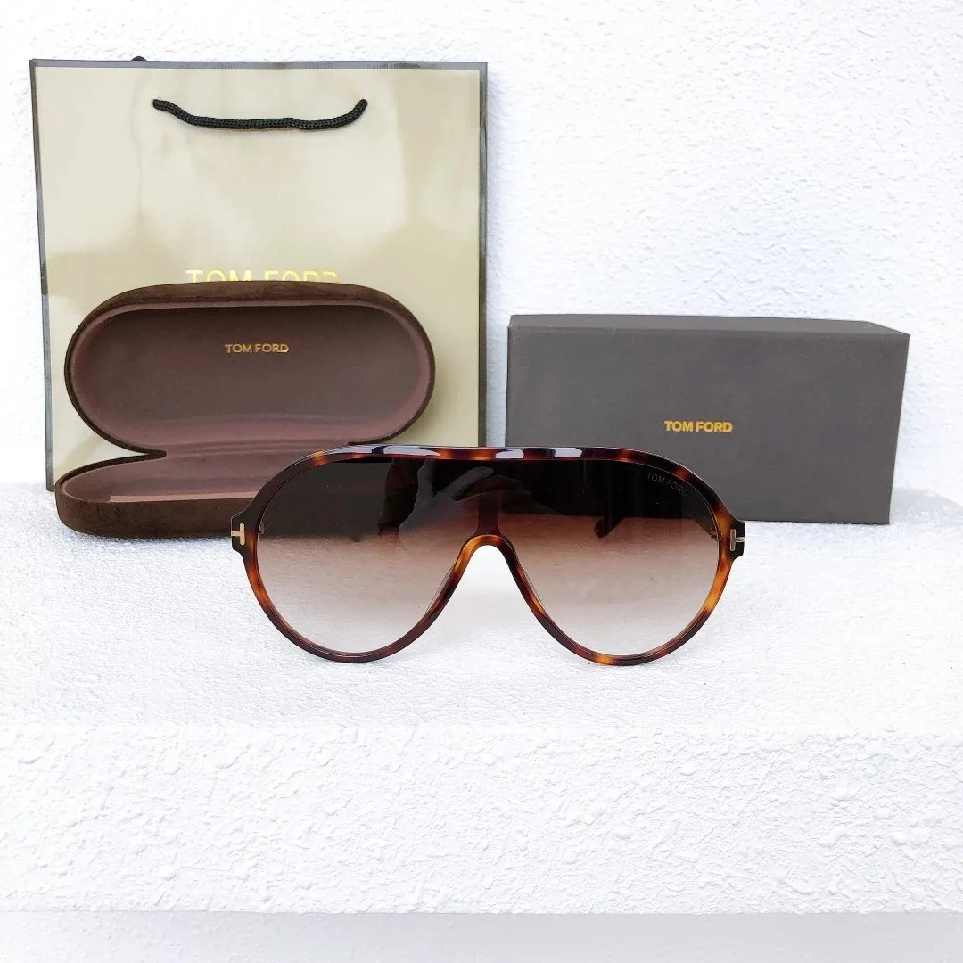 Tom Ford Sunglasses TF814 — photo 3