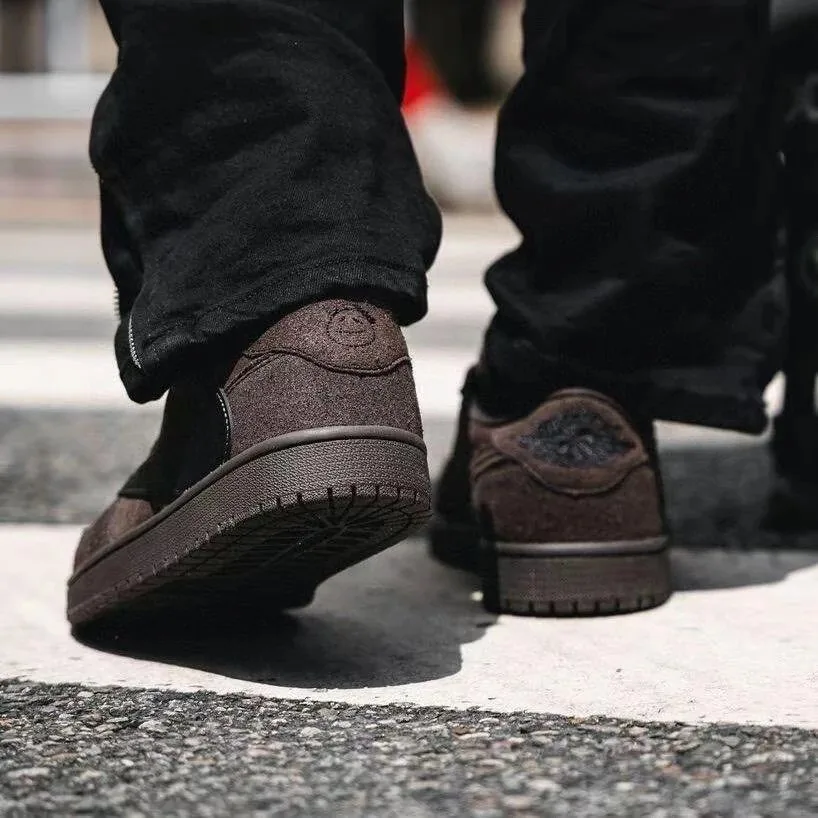 Travis Scott Air Jordan 1 Mocha — QC